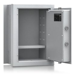 ISS Würzburg 3 faliszéf duplafalú ajtóval